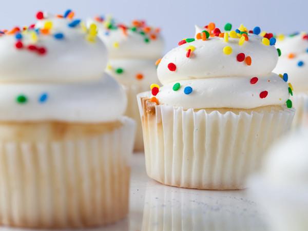 Buttercream Vanilla Cupcake Cupcake Freed's Bakery 